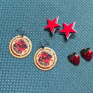 Lot of 3 pairs of fun vintage earrings